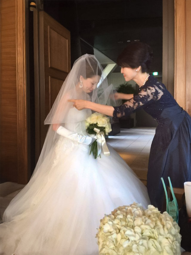 実際の結婚式 母親 フォーマルドレスL072ネイビー